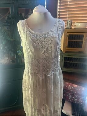 Sundance Ivory Floral Lace Overlay Dress, size 16, NWOT